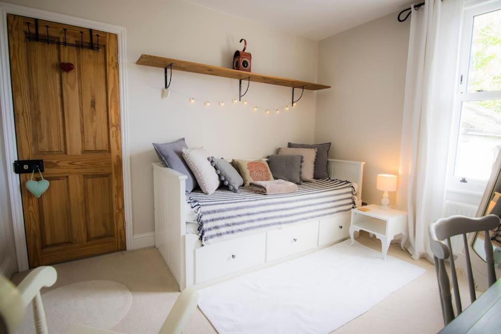 Restful And Cosy 4 Bed Home Minutes From The Beach Sandgate Exterior foto