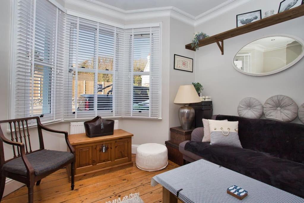 Restful And Cosy 4 Bed Home Minutes From The Beach Sandgate Exterior foto